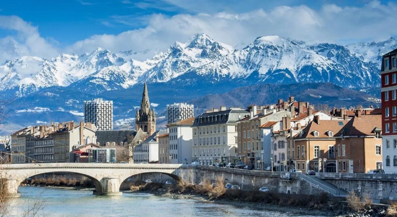 Le Berriat - Parking - Centre Ville / Gare - Grenoble France